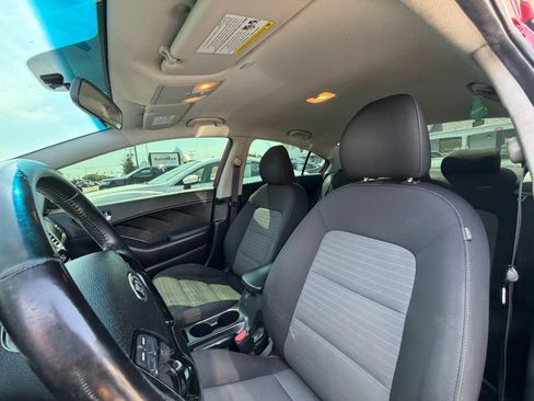 Used 2018 Kia Forte S FWD image 19