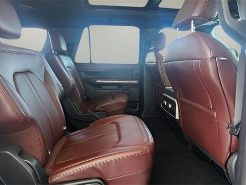 Used 2024 Ford Expedition Limited image 26
