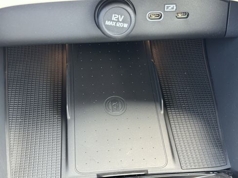 New 2026 Volvo XC40 B4 Plus w/ Protection Package image 24