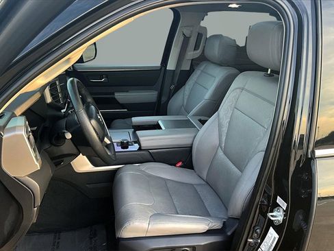 Used 2023 Toyota Sequoia Limited image 21