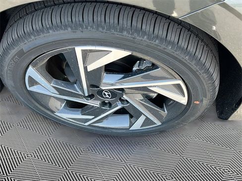 New 2025 Hyundai Elantra SEL image 29