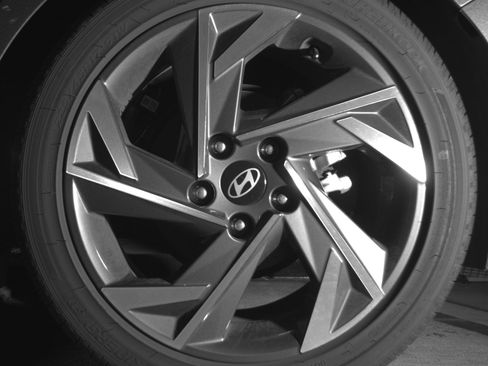 Used 2025 Hyundai Elantra SEL FWD image 14