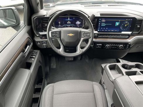 Used 2025 Chevrolet Silverado 1500 LT image 14