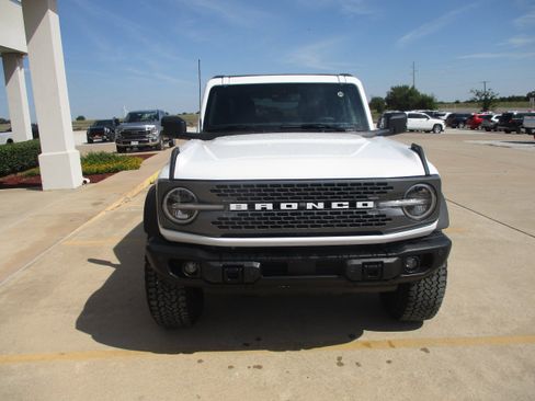 New 2025 Ford Bronco Badlands image 6