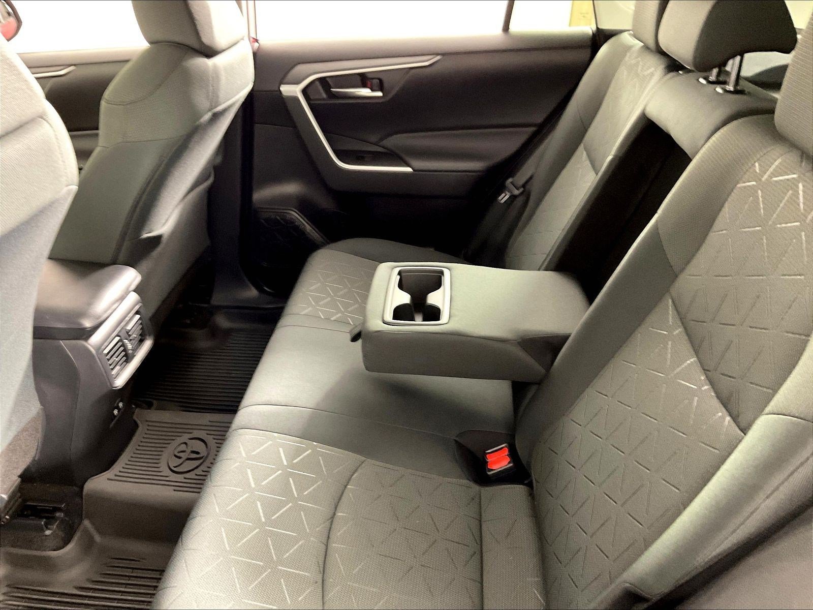 Used 2021 Toyota RAV4 XLE w/ Convenience Package AWD/4WD image 37