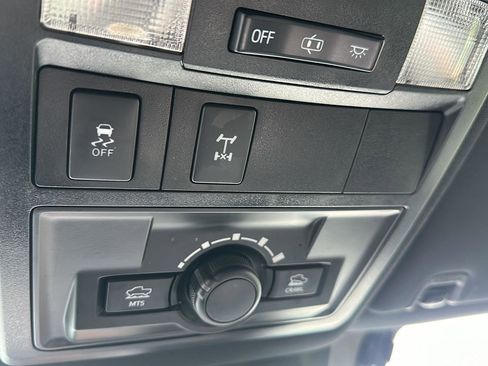 Used 2018 Toyota Tacoma TRD Off-Road image 15