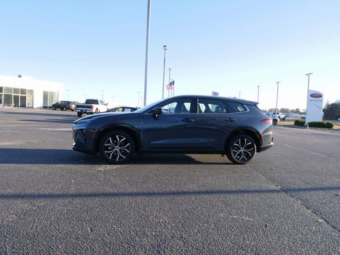 Used 2025 Toyota Crown Signia image 6