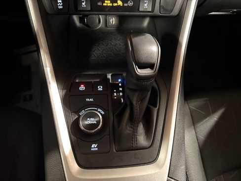 Used 2023 Toyota RAV4 XLE w/ Convenience Package AWD/4WD image 25