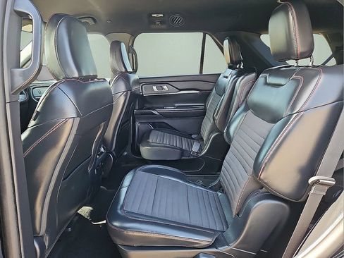 Used 2025 Ford Explorer ST-Line AWD/4WD image 13