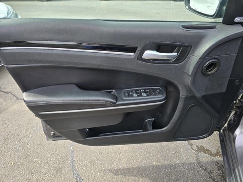 Used 2018 Chrysler 300 S image 13