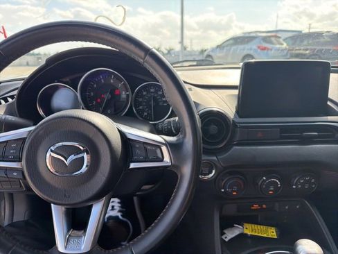 Used 2018 MAZDA MX-5 Miata Club w/ Brembo/BBS Package image 9