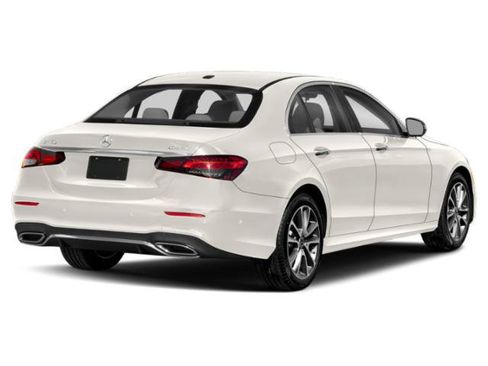 Used 2022 Mercedes-Benz E 450 4MATIC Sedan image 2