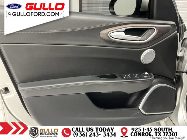 Used 2019 Alfa Romeo Giulia Ti w/ Quick Order Package 22X Lusso AWD/4WD image 18