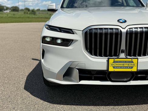 Used 2026 BMW X7 xDrive40i AWD/4WD image 3