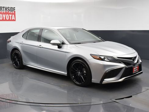 Used 2023 Toyota Camry XSE FWD image 6