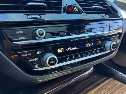 Used 2021 BMW 530i w/ Convenience Package image 50