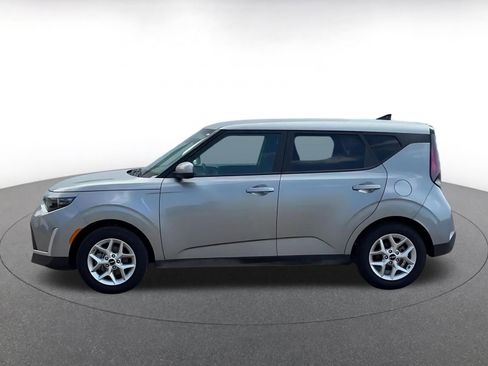 Used 2025 Kia Soul LX w/ LX Technology Package image 9