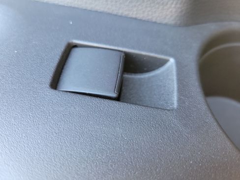 Used 2022 Toyota Corolla Cross XLE image 14