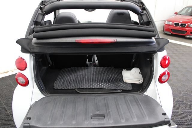 Used 2012 smart fortwo passion RWD image 18