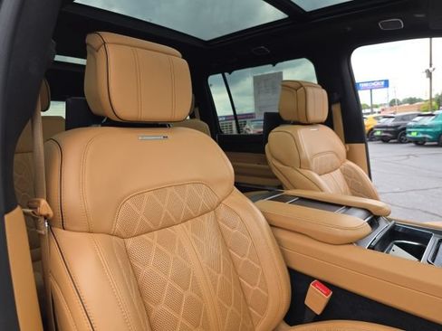 Used 2025 Jeep Grand Wagoneer L Series III w/ Rear Seat Video Group 1 AWD/4WD image 50