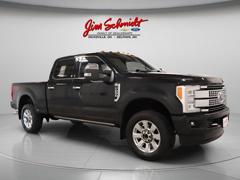 Used 2017 Ford F250 Platinum w/ Platinum Ultimate Package AWD/4WD image 2