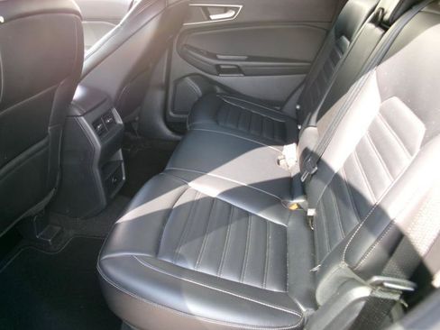 Used 2024 Ford Edge SEL AWD/4WD image 9
