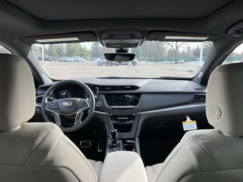 New 2026 Cadillac XT5 Sportv w/ LPO, Floor Liner Package image 39