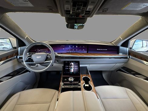 Used 2025 Cadillac Escalade ESV Sport Platinum image 23