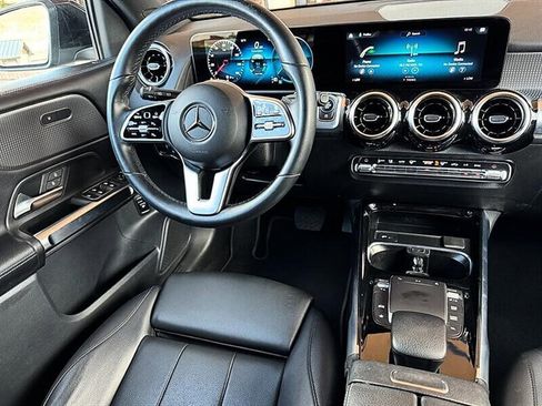 Used 2022 Mercedes-Benz GLB 250 4MATIC w/ Premium Package Lite image 17
