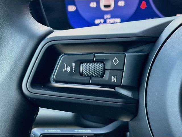 Certified 2025 Porsche Macan 4 Electric AWD/4WD image 11