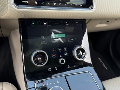 Used 2020 Land Rover Range Rover Velar R-Dynamic S AWD/4WD image 28
