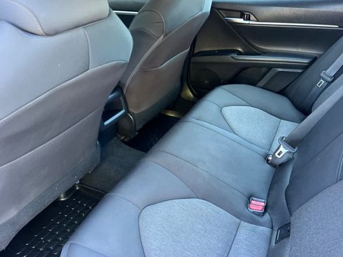 Used 2020 Toyota Camry LE FWD image 4