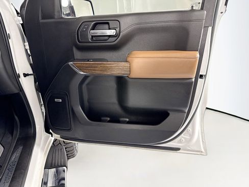 Used 2019 Chevrolet Silverado 1500 High Country w/ Technology Package image 26