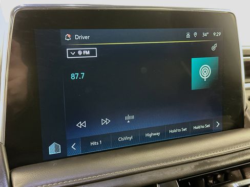 Used 2024 Chevrolet Suburban LT image 21