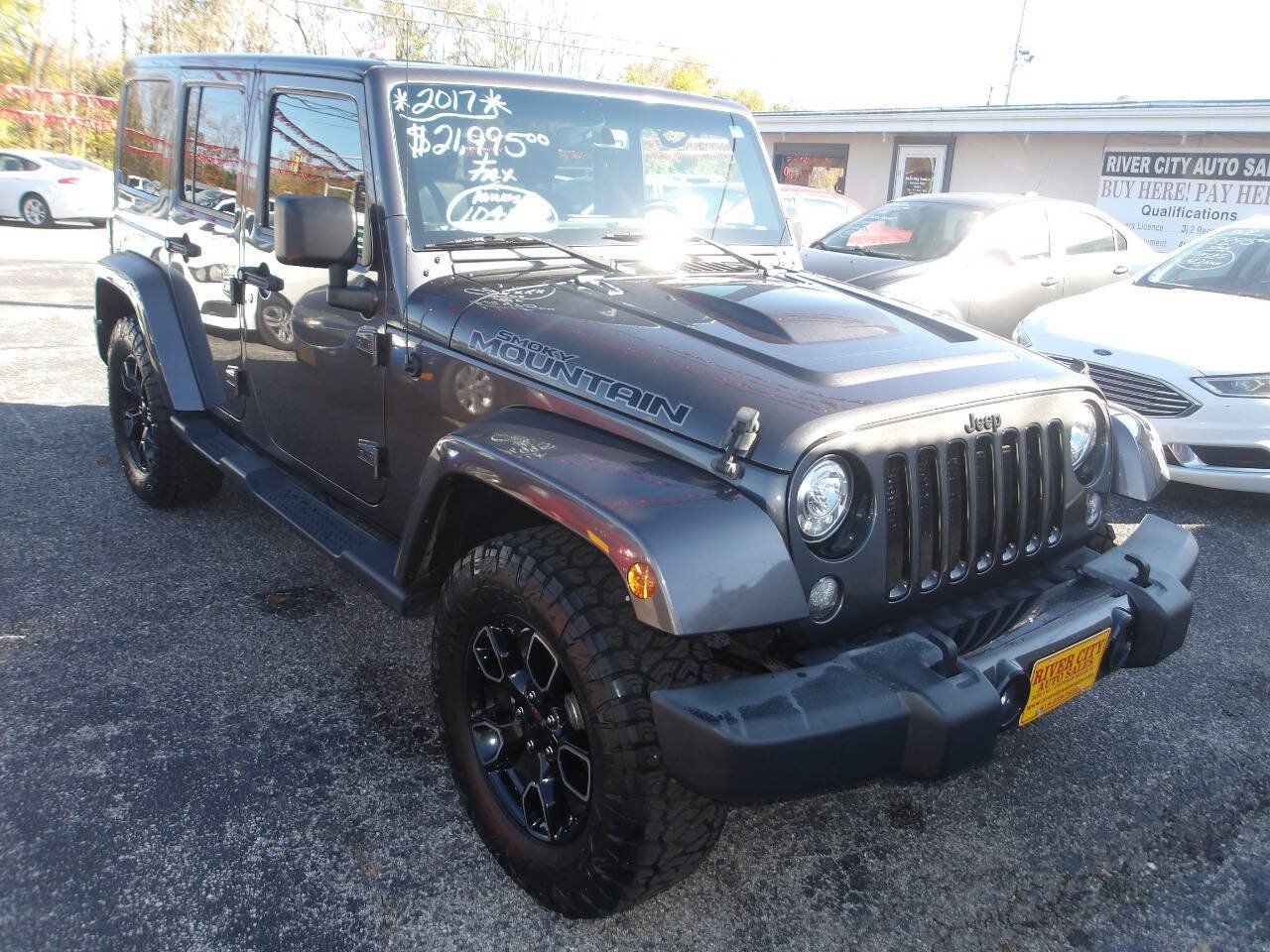 Used 2017 Jeep Wrangler Unlimited Sahara AWD/4WD image 2