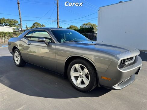 Used 2012 Dodge Challenger SXT image 4