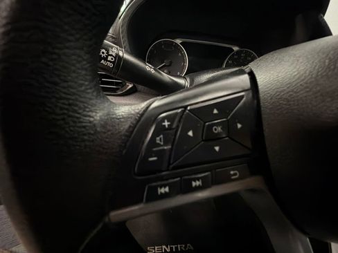 Used 2024 Nissan Sentra SV FWD image 19