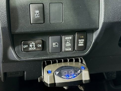 Certified 2021 Toyota Tacoma TRD Off-Road AWD/4WD image 10