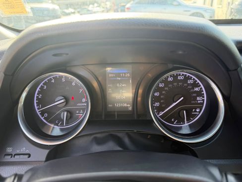 Used 2019 Toyota Camry SE FWD image 24
