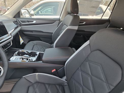 New 2026 Volkswagen Atlas Peak Edition AWD/4WD image 16