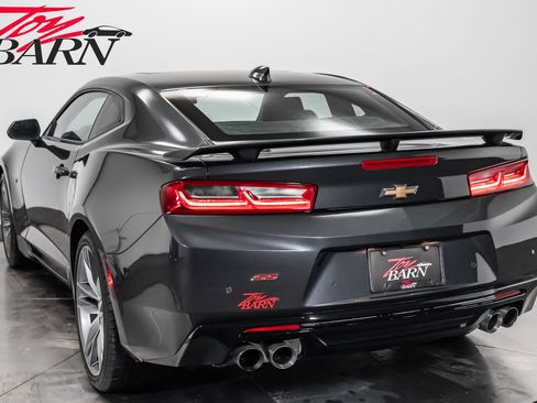 Used 2017 Chevrolet Camaro SS image 12