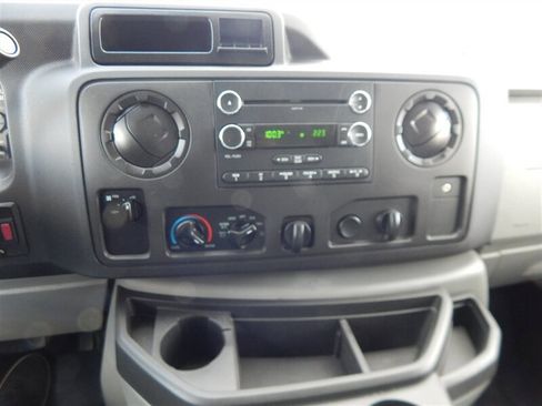 Used 2014 Ford E-350 and Econoline 350 Super Duty image 19
