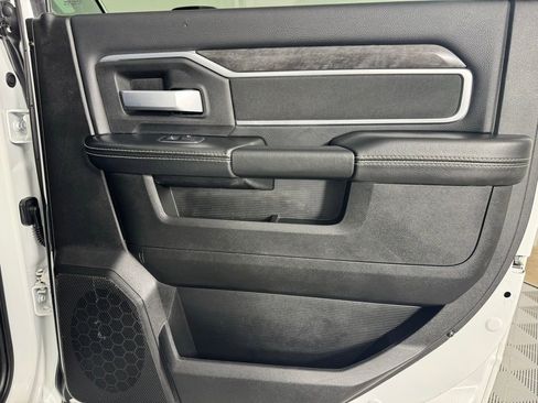 Used 2024 RAM 2500 Big Horn image 25