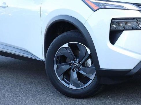 Certified 2026 Nissan Rogue SV FWD image 3