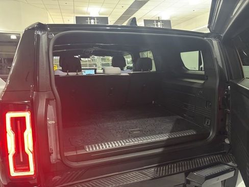 Used 2025 GMC Hummer EV 2X image 32