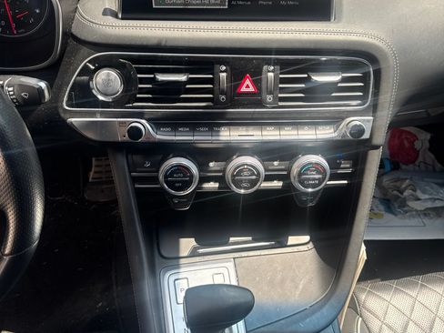 Used 2019 Genesis G70 3.3T Advanced w/ Sport Package RWD image 21