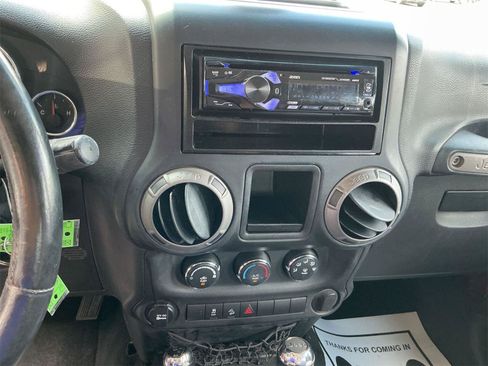 Used 2014 Jeep Wrangler Unlimited Sport w/ Connectivity Group AWD/4WD image 12