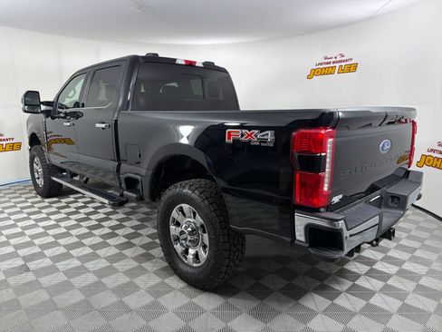 Used 2025 Ford F250 Lariat w/ Chrome Package image 3