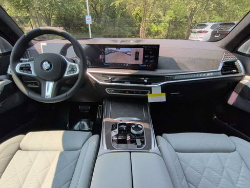 New 2027 BMW X7 xDrive40i w/ Executive Package AWD/4WD image 16