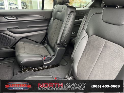 New 2025 Jeep Grand Cherokee L Altitude image 16